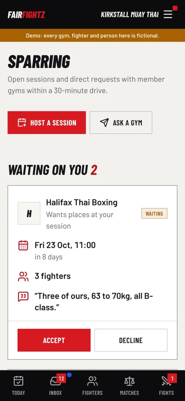 FairFightz on a phone. Sparring: open sessions and requests from gyms nearby.